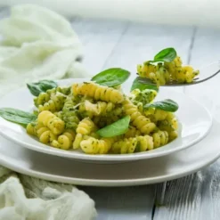 Fusilli aux épinards et aux noix