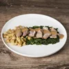 Mignon de porc épinards et pommes de terre rissolées sauce aux poivres