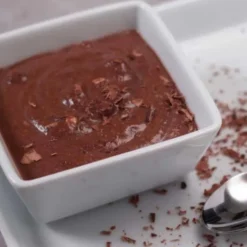 Mousse au chocolat, granola et cerise - 25 ans