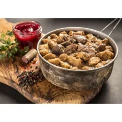Ragoût de cerf et boulettes de pommes de terre